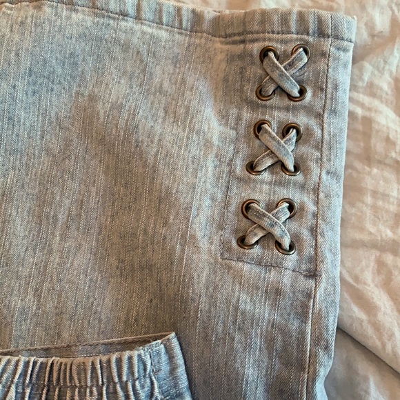 Pre-💙 RubyRoad Sz-10 Lightweight Denim-Awesome Capris w/Decorative Braided Legs - Picture 6 of 16